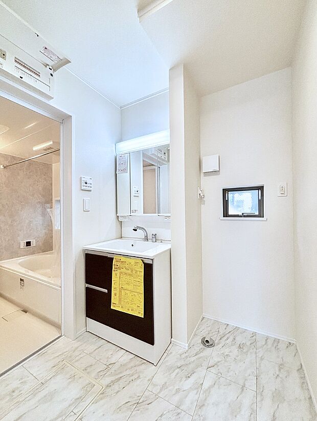 広々とゆとりのあるランドリースペース。