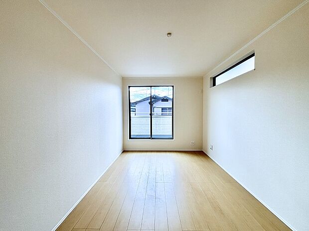 明るいバルコニーサイドに洋室を設置。目覚めの良い寝室に。