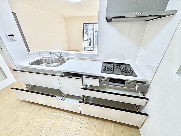 使いやすさを優先したスライド式収納タイプ！