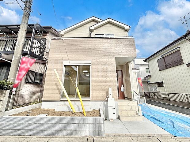 洗練された外観、上質な住空間が広がる室内は永く安心して過ごせる住居です。