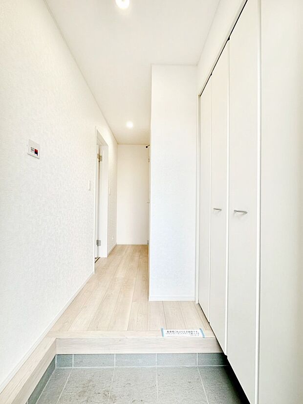 散らかりがちな玄関もスッキリの玄関収納付