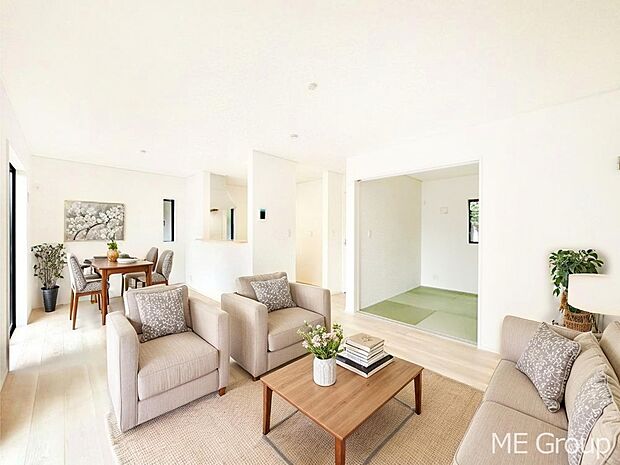 落ち着いた雰囲気のLDKは家族みんなの快適空間 ※家具はCGです