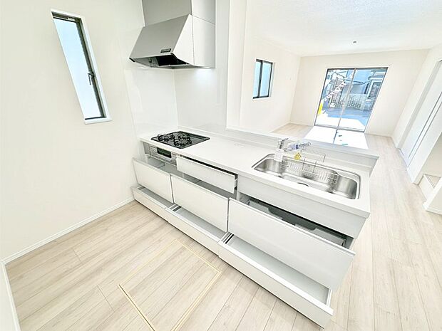 使いやすさを優先したスライド式収納タイプ！