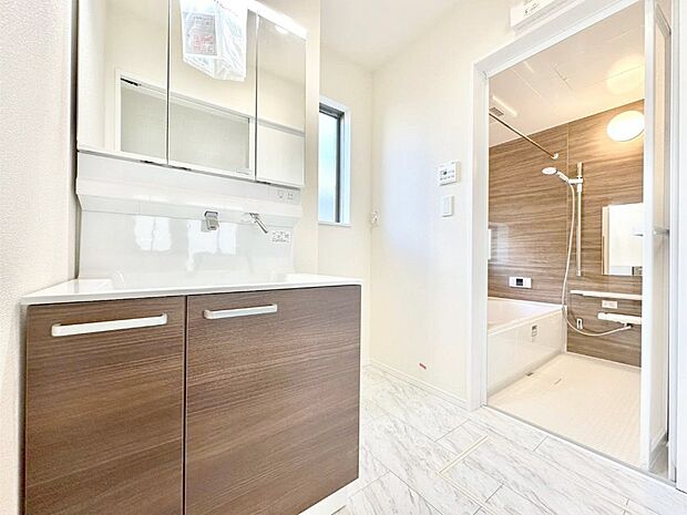 広々とゆとりのあるランドリースペース。  