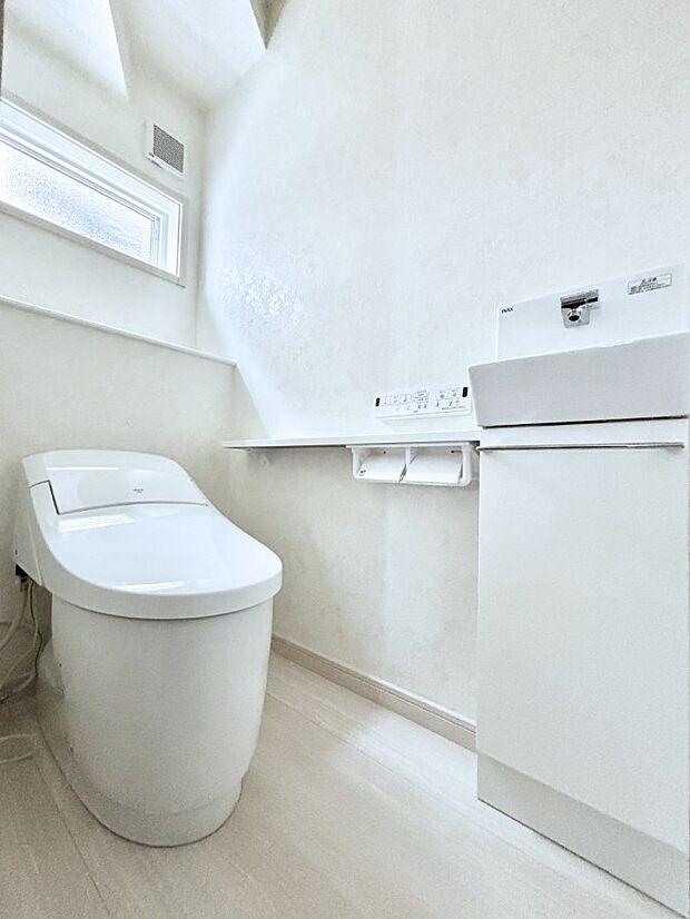 トイレは温水洗浄機能付き