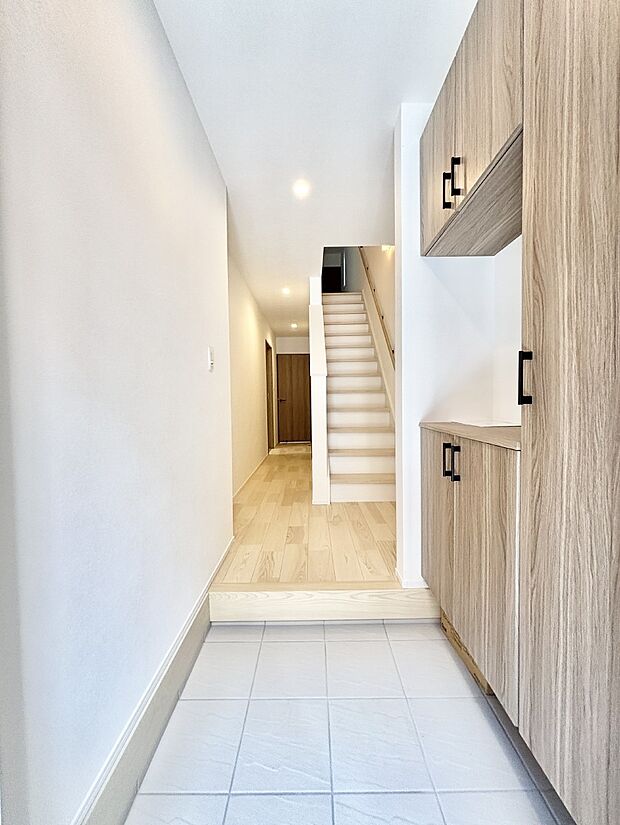 家族の帰宅やお客様をあたたかく迎える玄関