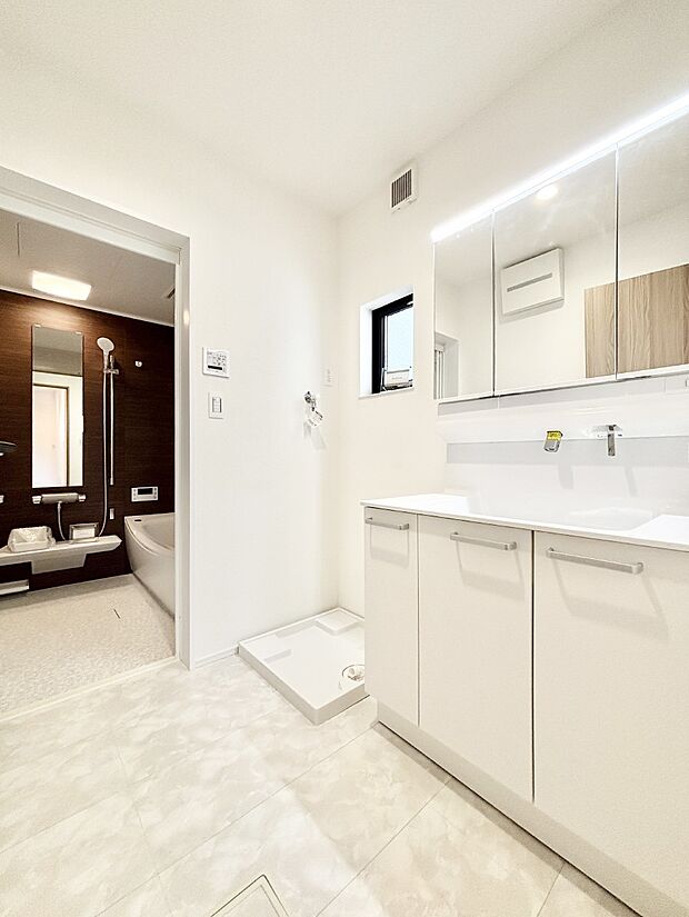 身支度もスムーズにおこなえる脱衣場