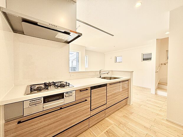 料理をしながらでもご家族との会話を楽しめる対面キッチン