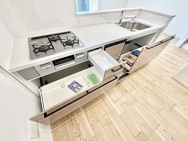 使いやすさを優先したスライド式収納タイプ!