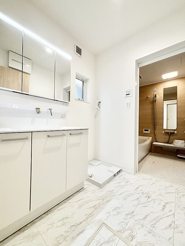 身支度もスムーズにおこなえる脱衣場