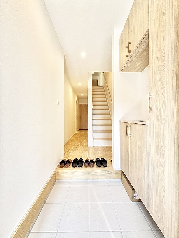 家族の帰宅やお客様をあたたかく迎える玄関