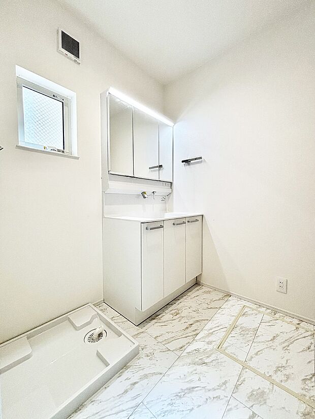 広々とゆとりのあるランドリースペース