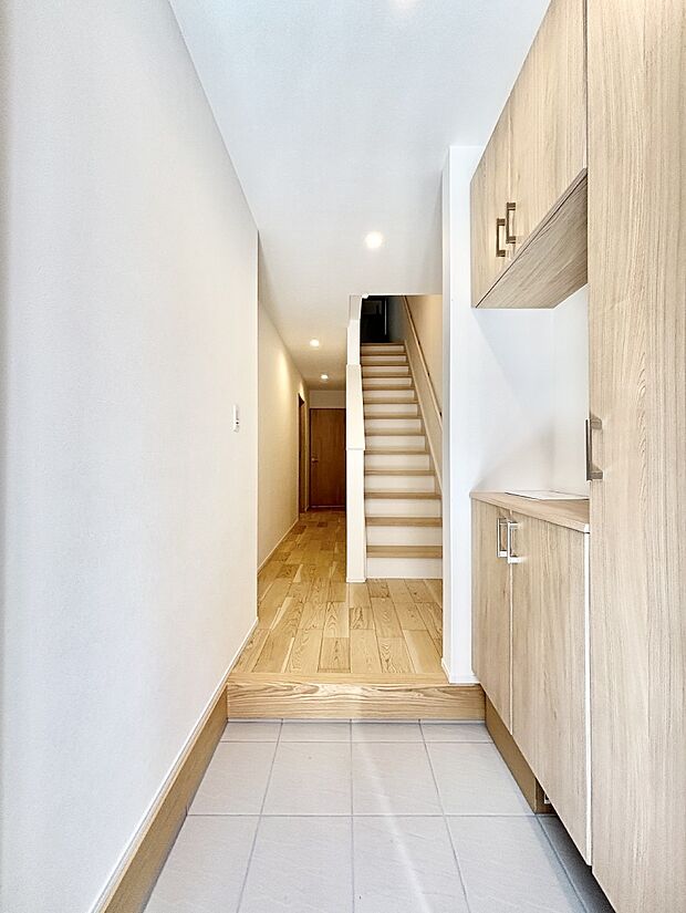 家族の帰宅やお客様をあたたかく迎える玄関