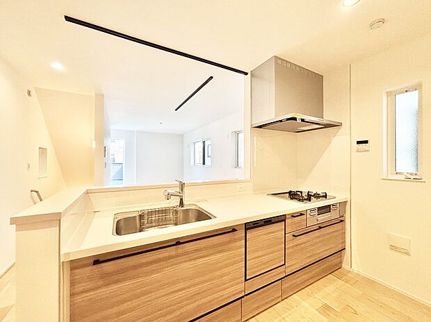 料理をしながらご家族との会話を楽しめる対面カウンターキッチン