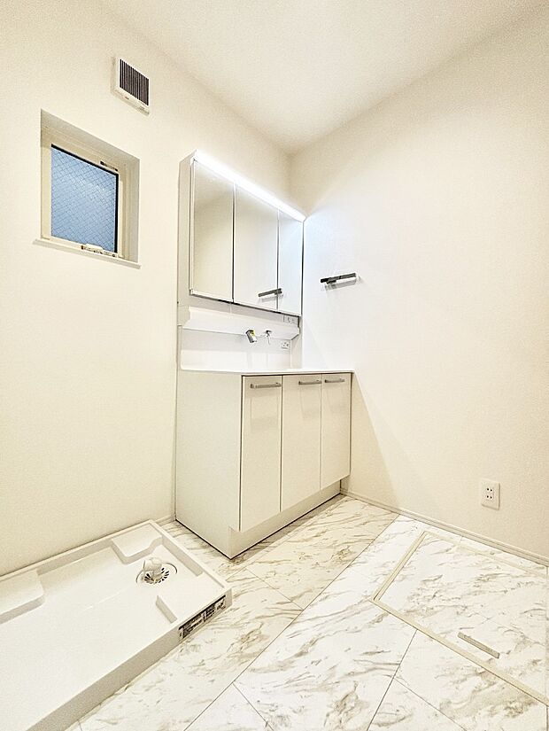 広々とゆとりのあるランドリースペース