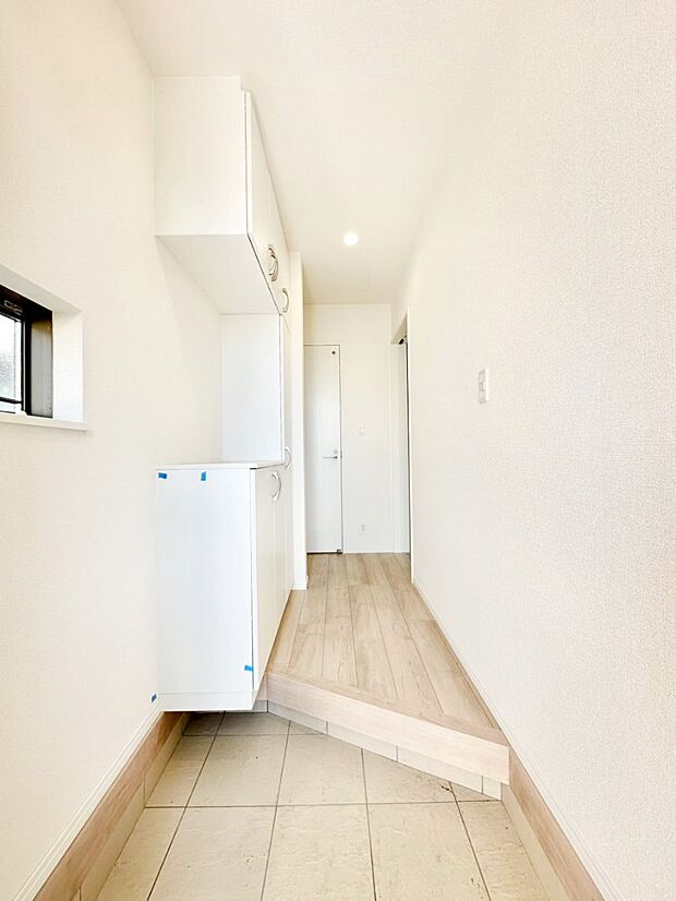 家族の帰宅やお客様をあたたかく迎える玄関  