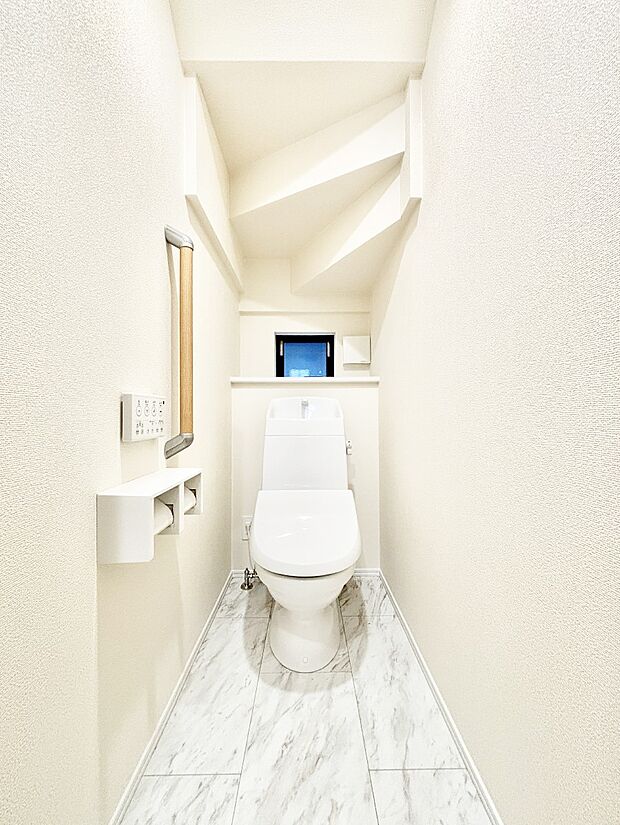 白を基調とした清潔感のある落ち着ける空間