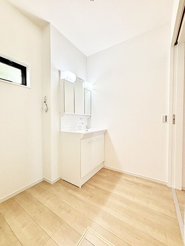 キッチンとの動線を考慮した水廻り集中設計で忙しい時間の家事もラクラク