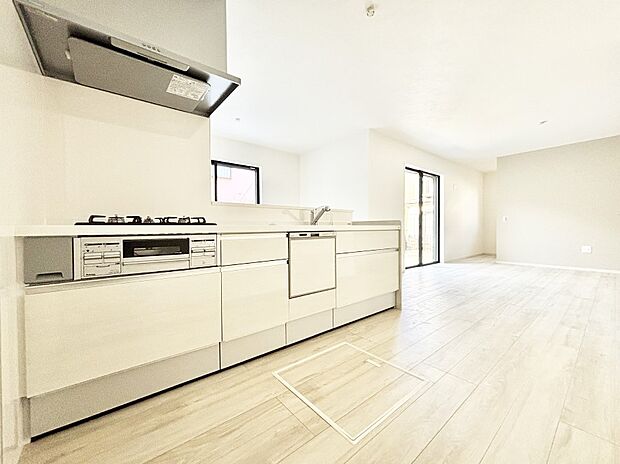 広々とした使い勝手の良いキッチンで日々のお料理も楽しくなりそう