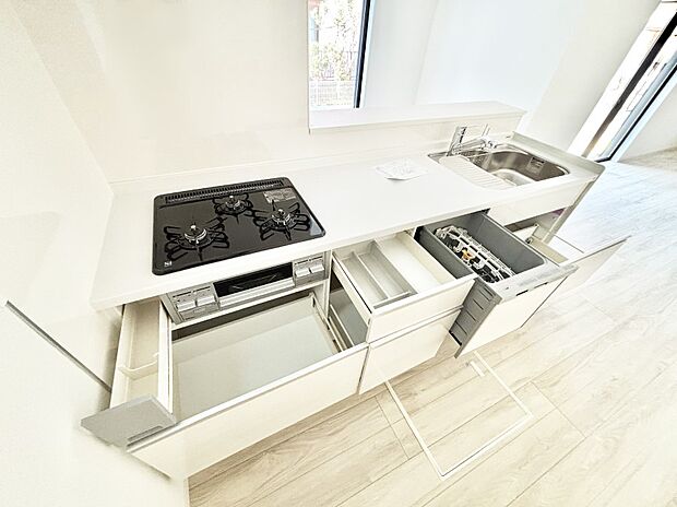 使いやすさを優先したスライド式収納タイプ!