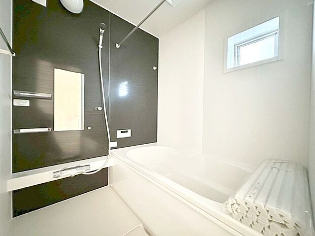 落ち着いた雰囲気でゆっくりお寛ぎいただけるバスルーム