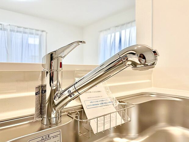 いつでも清潔なおいしいお水を。一つの水栓で水道水と浄水を使い分け。