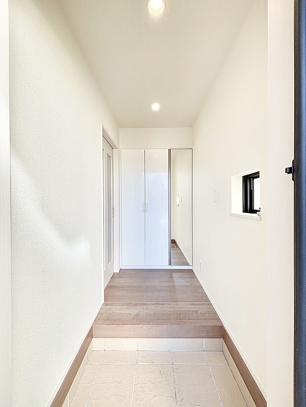 いつもきれいにしておきたい玄関ですね。  