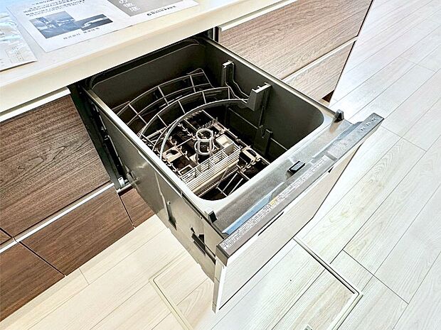 面倒なお片づけは食洗機にお任せ！家事の負担が減って、時間にも気持ちにもゆとりができます。