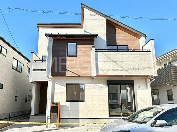 たっぷりの陽光と開放感に包まれる明るい住まい  