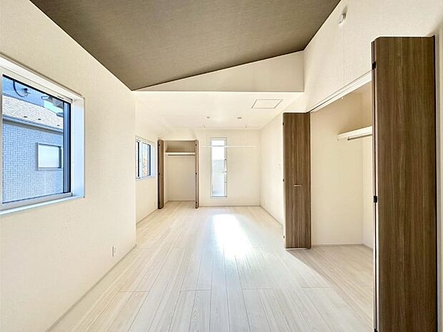 将来は2部屋にすることもできますね。お年頃になったら夢の個室にチェンジ！