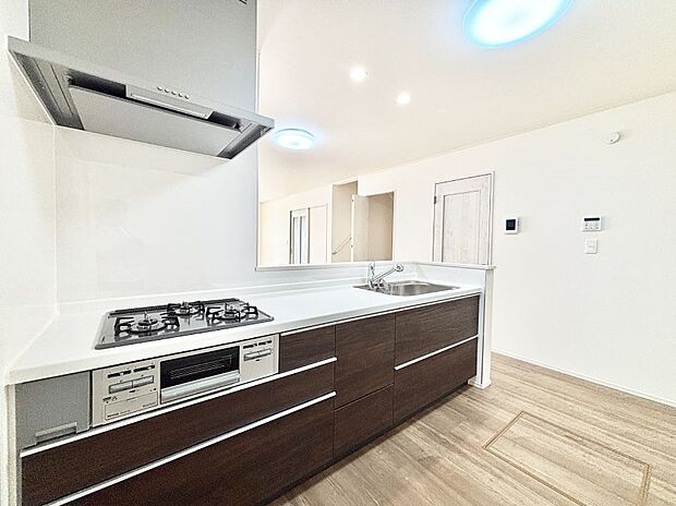 毎日使うキッチンだから、使いやすさ&お手入れのしやすさにこだわりました。