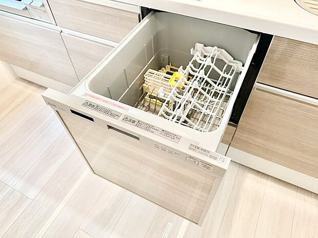 面倒なお片づけは食洗機にお任せ！家事の負担が減って、時間にも気持ちにもゆとりができます。