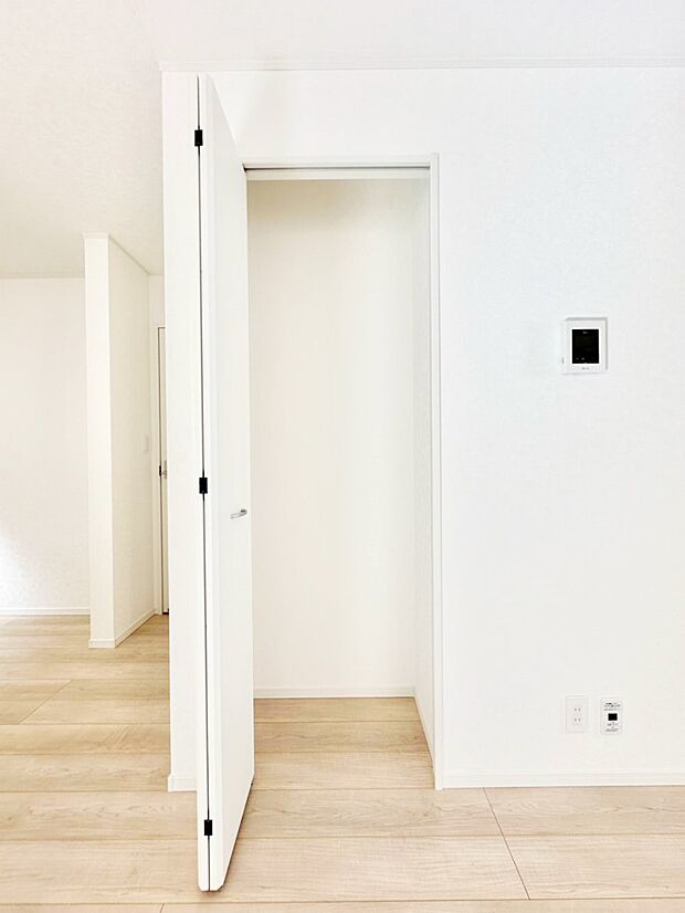 物が多くなりがちなリビングにうれしい収納