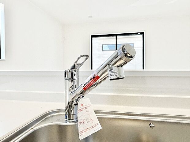 いつでも清潔なおいしいお水を。一つの水栓で水道水と浄水を使い分け。