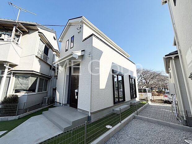 溢れる陽光でご家族の笑顔も輝く