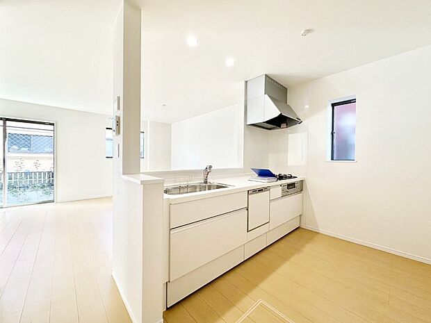 料理をしながらご家族との会話を楽しめる対面カウンターキッチン