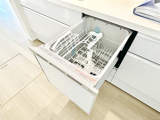 面倒なお片づけは食洗機にお任せ！家事の負担が減って、時間にも気持ちにもゆとりができます。