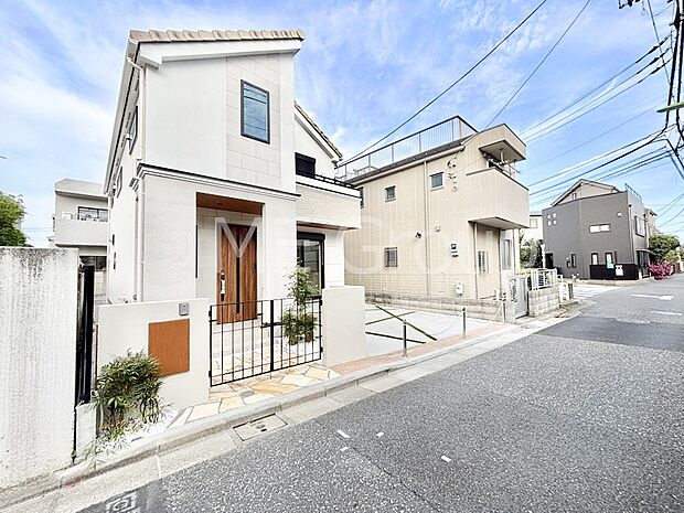 たっぷりの陽光と心地よい風が舞い込む住まい