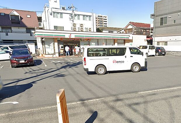 コンビニ 136m セブン-イレブン 川口原町店