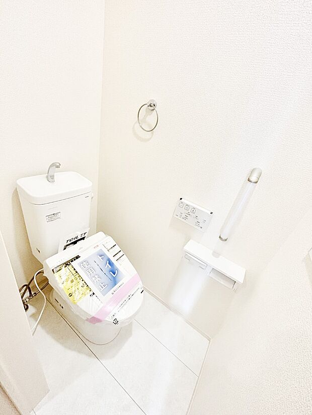 毎日を快適に!清潔感あるシャワートイレ。