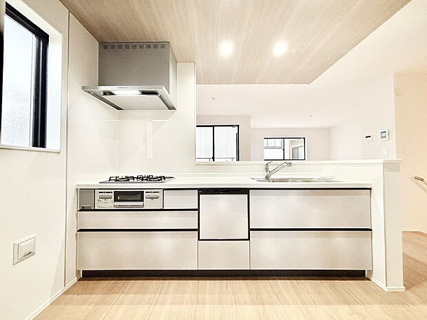 ゆとりあるキッチンではご家族と楽しくお料理ができます。