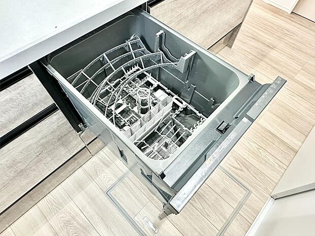 面倒なお片づけは食洗機にお任せ！家事の負担が減って、時間にも気持ちにもゆとりができます。