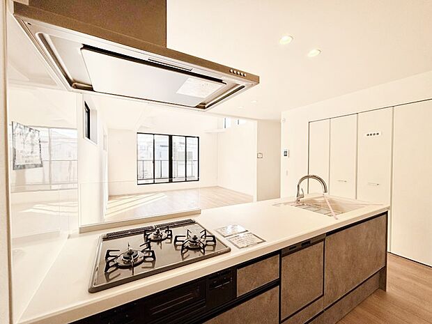 カウンター越しにお話しをしながら毎日のお料理をもっと楽しく