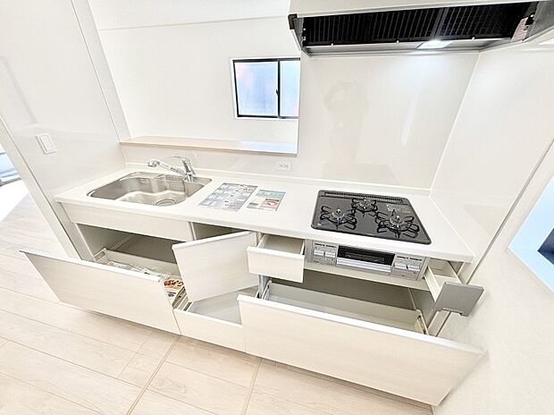 使いやすさを優先したスライド式収納タイプ!