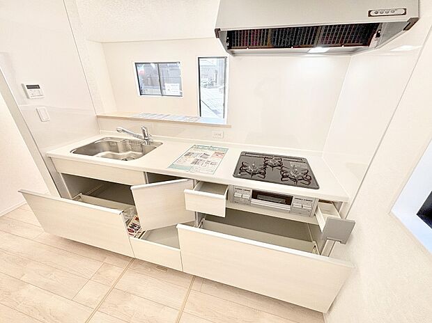 使いやすさを優先したスライド式収納タイプ!