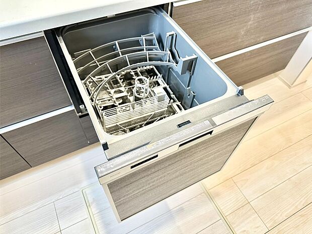 面倒なお片づけは食洗機にお任せ！家事の負担が減って、時間にも気持ちにもゆとりができます。