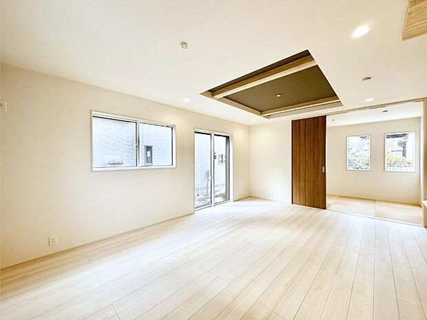 日当たりの良いリビング。お気に入りのグリーンを飾れば更に心地よさがアップ！