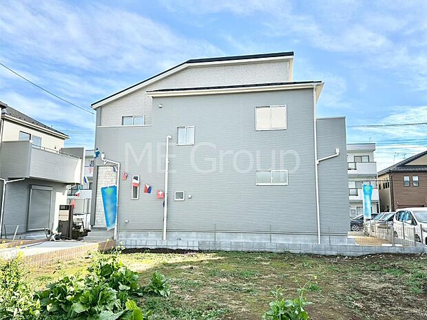 たっぷりの陽光と開放感に包まれる明るい住まい