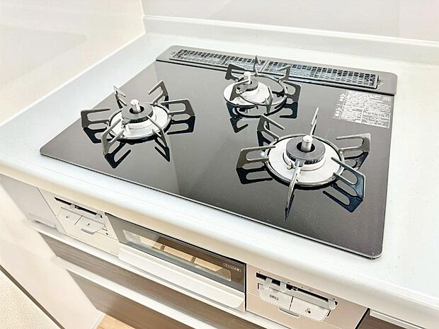三口ガスコンロでお料理が一気にはかどりそう  　