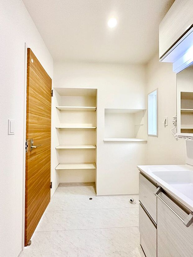 広々とゆとりのあるランドリースペース　